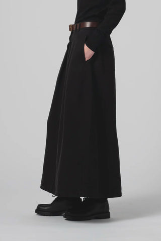 Double Pleat Bulb Skirt in Black