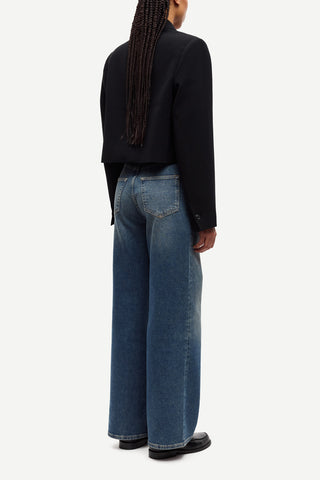 Salaney Blazer in Dark Black