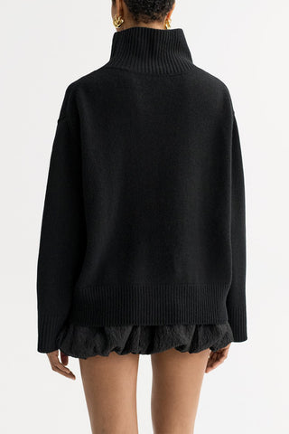Boyfriend Turtleneck in Black