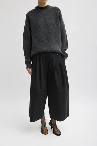 Bio Twill Triple Pleat Cropped Pant in Black