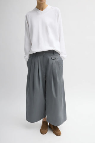 Bio Twill Triple Pleat Cropped Pant in Grey