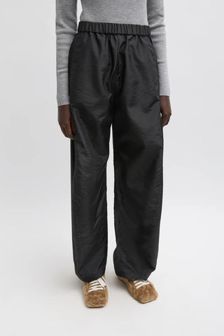 Crispy Nylon Winslow Pant in Black