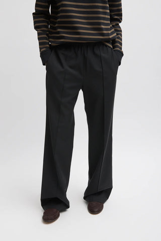 Tropical Wool Scottie Trouser in Black