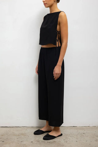 Ari Crop Pant in Black