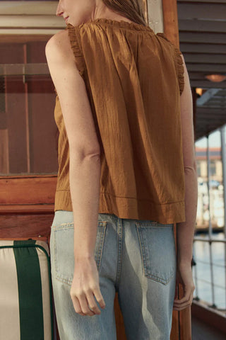 Vignette Top in Clay