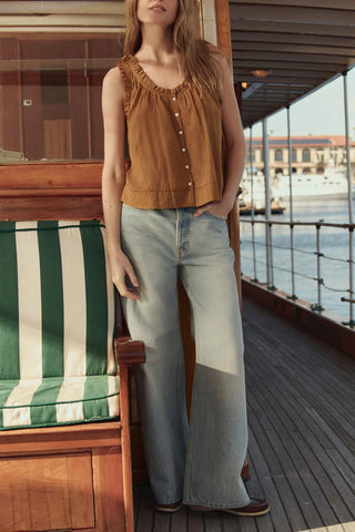 Vignette Top in Clay