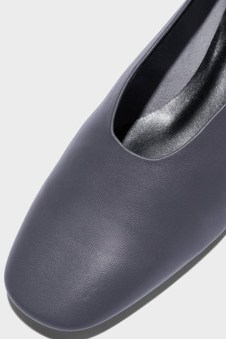Delia Low-Heeled Ballet Pumps in Dusty Purple