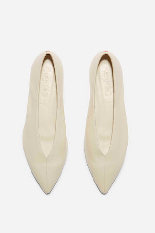 Moa Pointed Toe Flat in Creamy