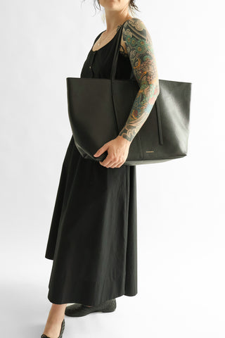 Abilla Leather Tote in Black