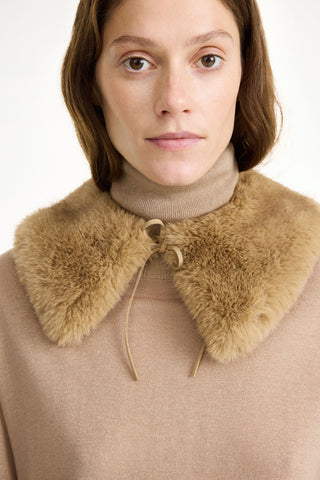 Cowie Faux Fur Collar in Tannin