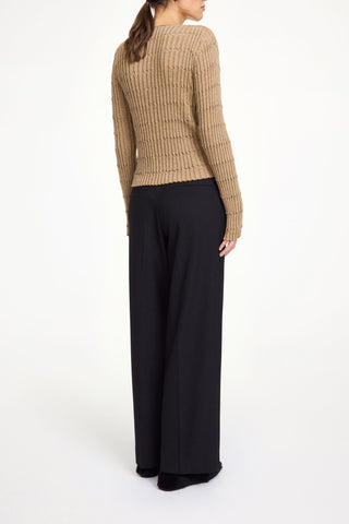 Elsa Pant in Black
