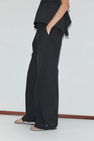 Snap Tab Pant in Black