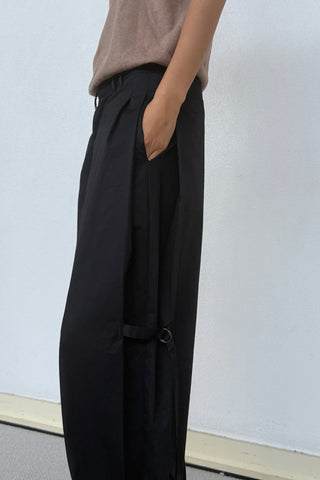Tab Pant in Black