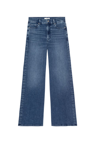 Le Slim Palazzo in Reign