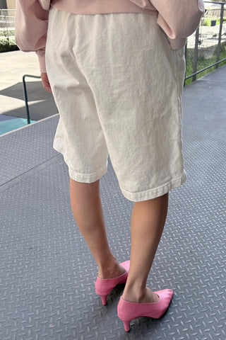 Liam Bermuda Shorts in Milk