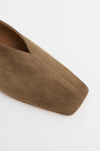 Suede Square Soft V Flat in Anise