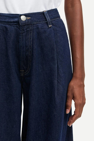 Saharper Pleat Jeans in Soft Denim