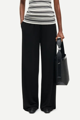 Saumi Trousers in Black