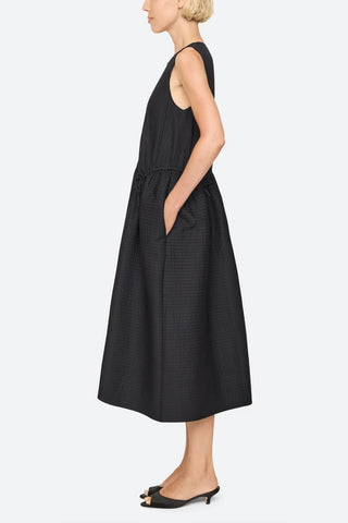Roni Sleeveless Midi Dress in Black
