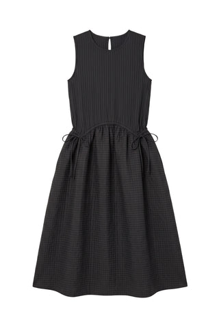 Roni Sleeveless Midi Dress in Black