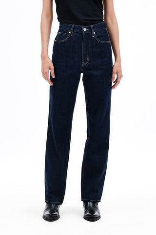 The London Straight Leg Jean is a high rise, straight leg from SLVRLAKE. Midnight Mile is a rinsed deep indigo wash inspired by raw denim. 