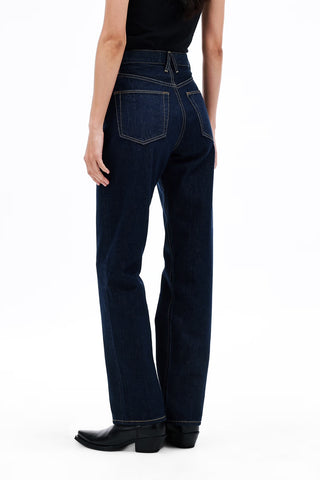 The London Straight Leg Jean is a high rise, straight leg from SLVRLAKE. Midnight Mile is a rinsed deep indigo wash inspired by raw denim. 