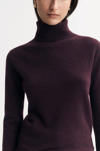 Plain Turtleneck in Mulberry