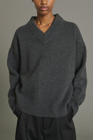 Julie V Neck Sweater in Gris Anthracite