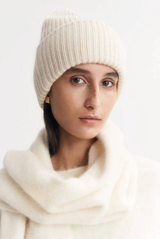 Ribbed Beanie in Feather White