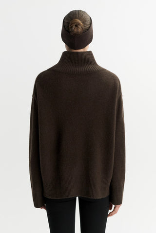 Boyfriend Turtleneck in Mocha