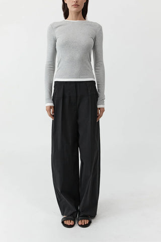 Relaxed Pleat Pants in Black