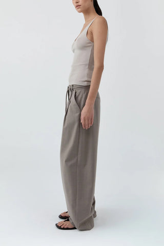 Tailored Barrel pants in Light Taupe