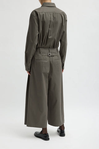 Bio Twill Triple Pleat Cropped Pant in Dark Stone