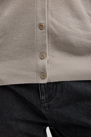 Feather Weight Ribbed Vneck Slim Cardi in Clay