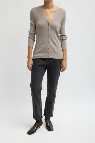 Feather Weight Ribbed Vneck Slim Cardi in Clay