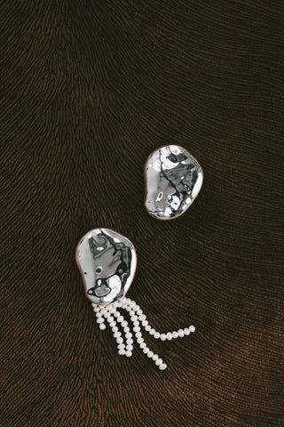 Bean Pearl Brooch in Silver