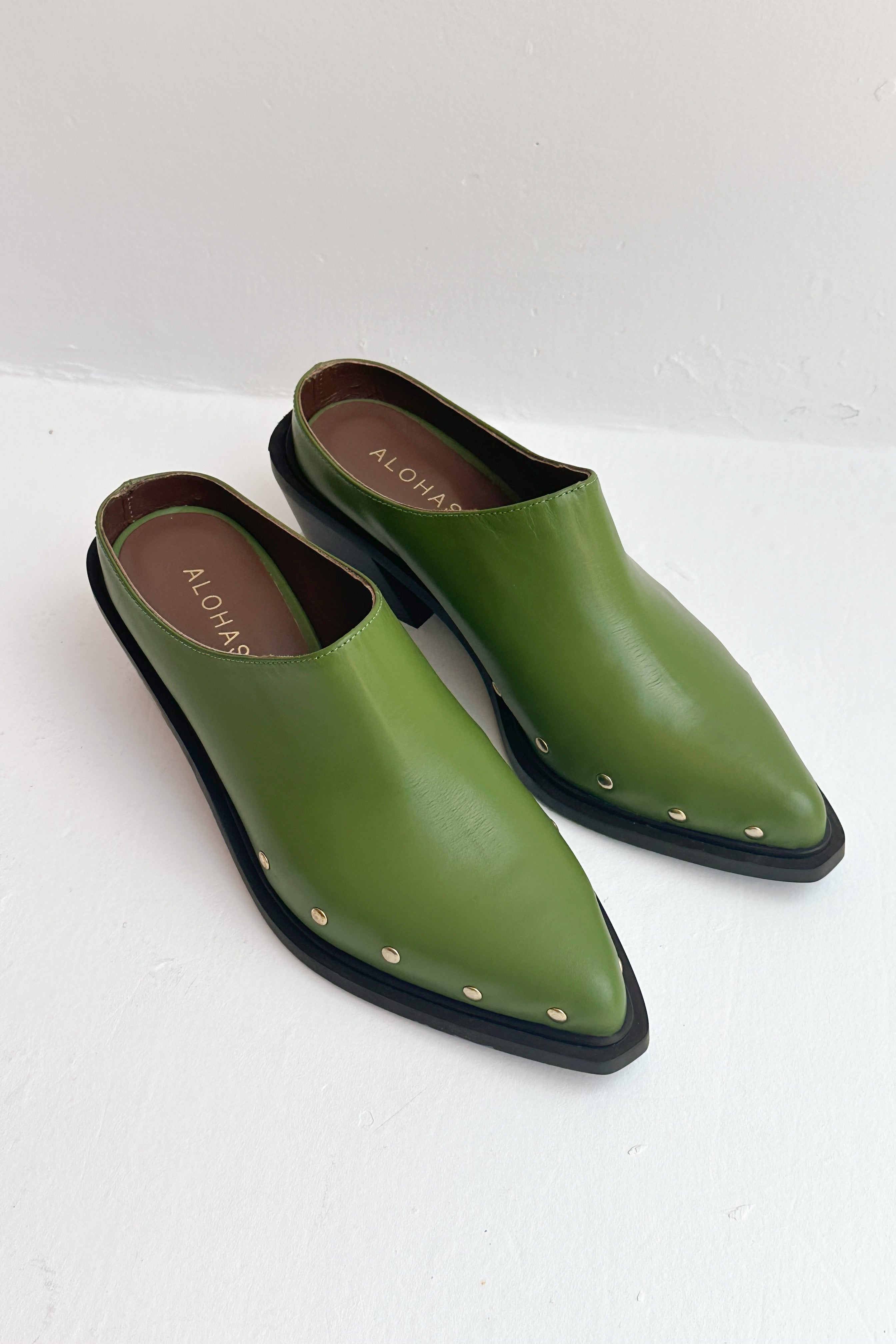 Lorenzo Mule in Evergreen Zane